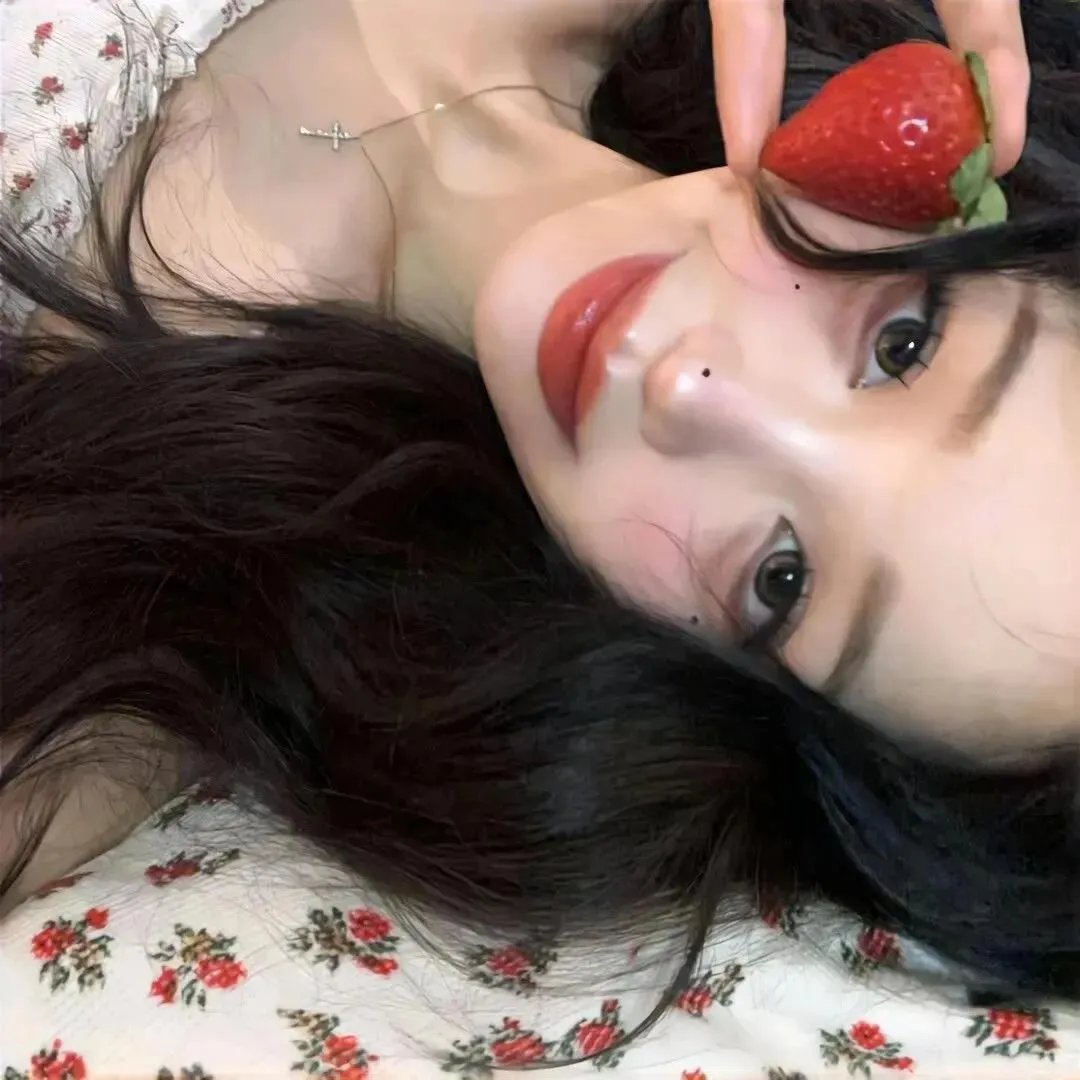 月亮中的亚马逊女人 海报